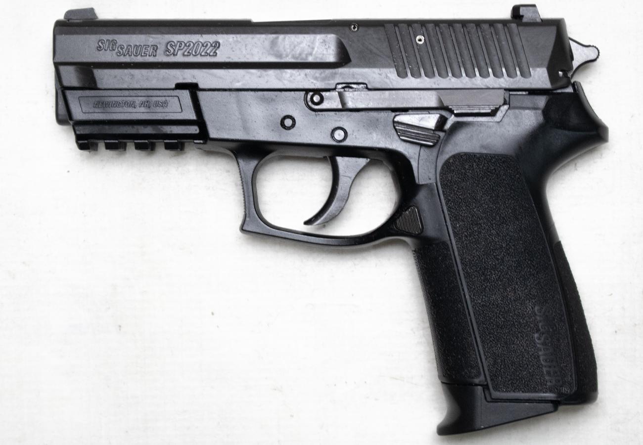 SIG SAUER SP2022 9mm Police Trade-In Semi-Auto Pistol with De-Cocking Lever